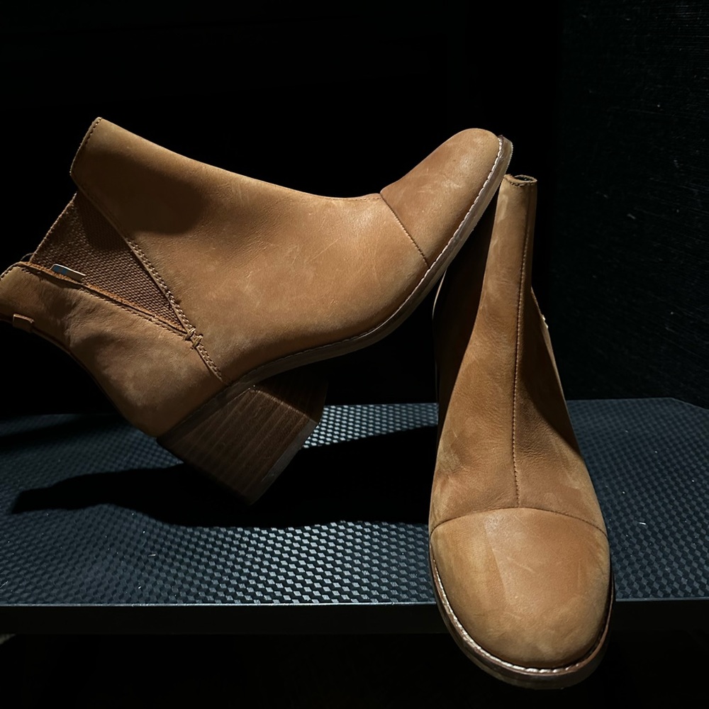 Toms leather heeled boots. Camel color